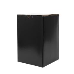Черна картонена кутия с размери 17x17x26 cm